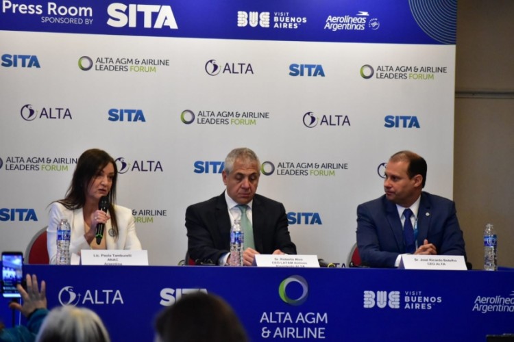 Roberto Alvo, CEO de Latam Airlines le responde al PDA acerca del SAF #PDAenAltaForum