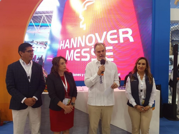 Ricardo Manzanares; Vivian Nardone; Juan José Alvarez Brunel; Guadalupe Robles.